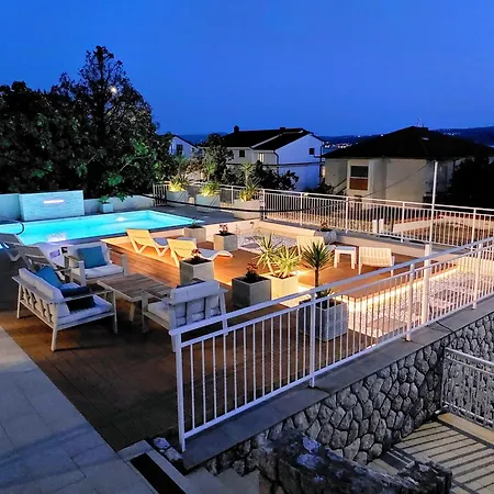 Appartement Family-friendly With Swimming Pool Dramalj, - 27983 *